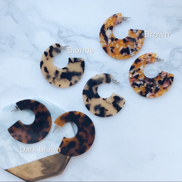 UO Style Dark Brown Tortoise Statement Earrings - Picture 6 of 8